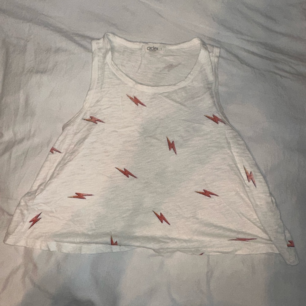 Lightning bolt tank